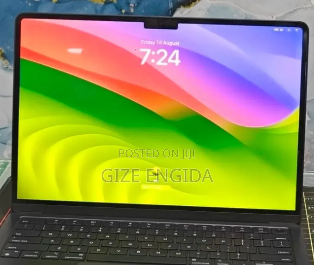 New Laptop Apple MacBook Air 2022 M2 16GB Apple M2 SSD 512GB