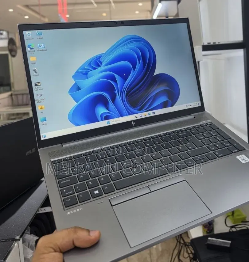 New Laptop HP ZBook 15 16GB Intel Core i7 SSD 512GB