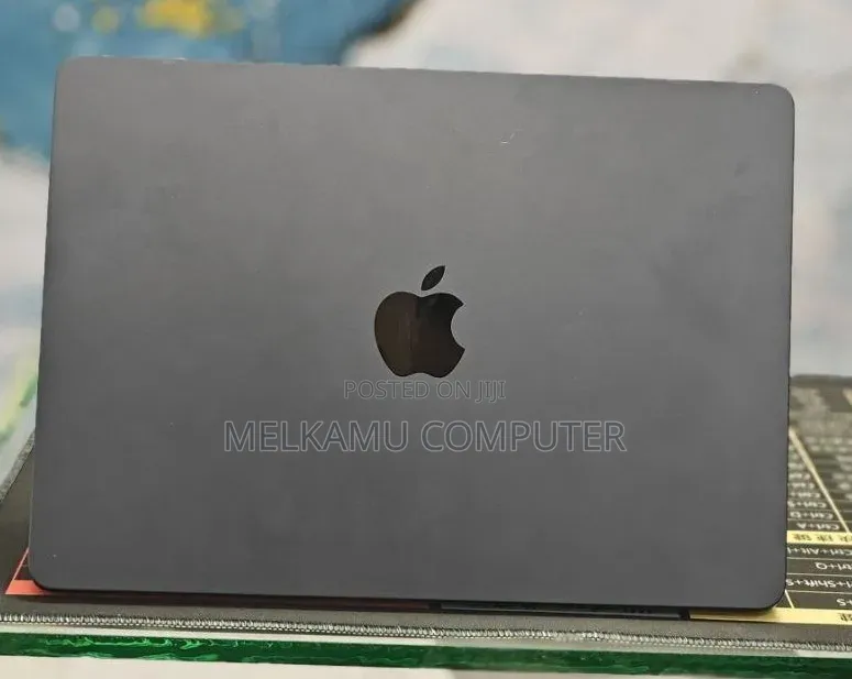 New Laptop Apple MacBook Air 2022 M2 8GB Apple M2 SSD 512GB