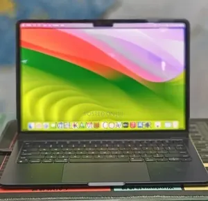 New Laptop Apple MacBook Air 2022 M2 8GB Apple M2 SSD 512GB
