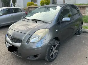 Toyota Yaris 2010 Gray