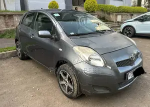 Toyota Yaris 2010 Gray