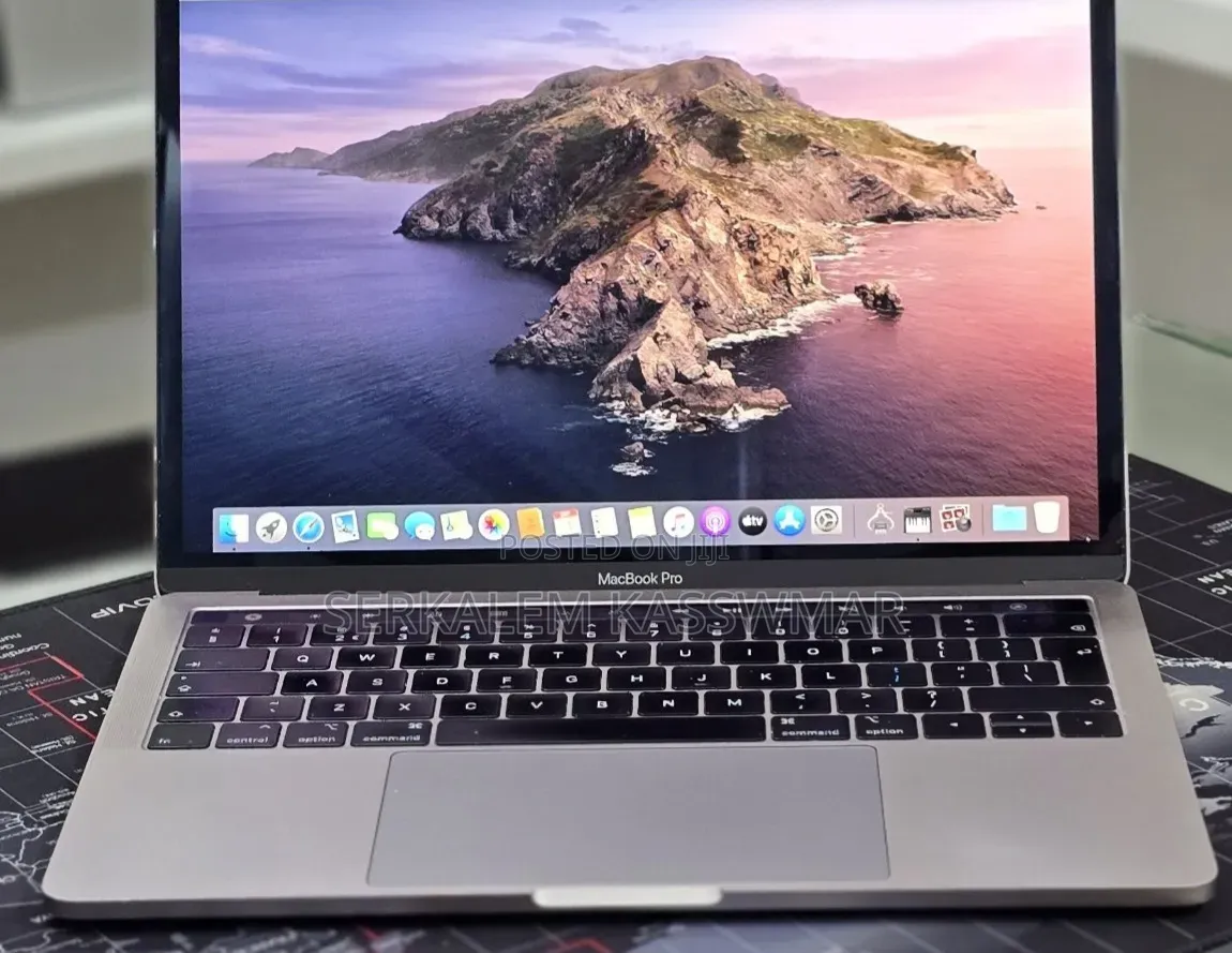 New Laptop Apple MacBook Pro 2019 16GB Intel Core i7 SSD 512GB