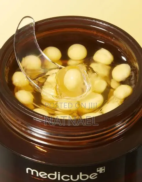 Medicube Vita C Capsule +Antioxidants Protect Renew Your Skin Cream
