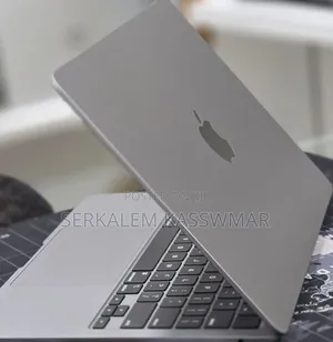 New Laptop Apple MacBook Air 2022 M2 8GB Apple M2 SSD 256GB