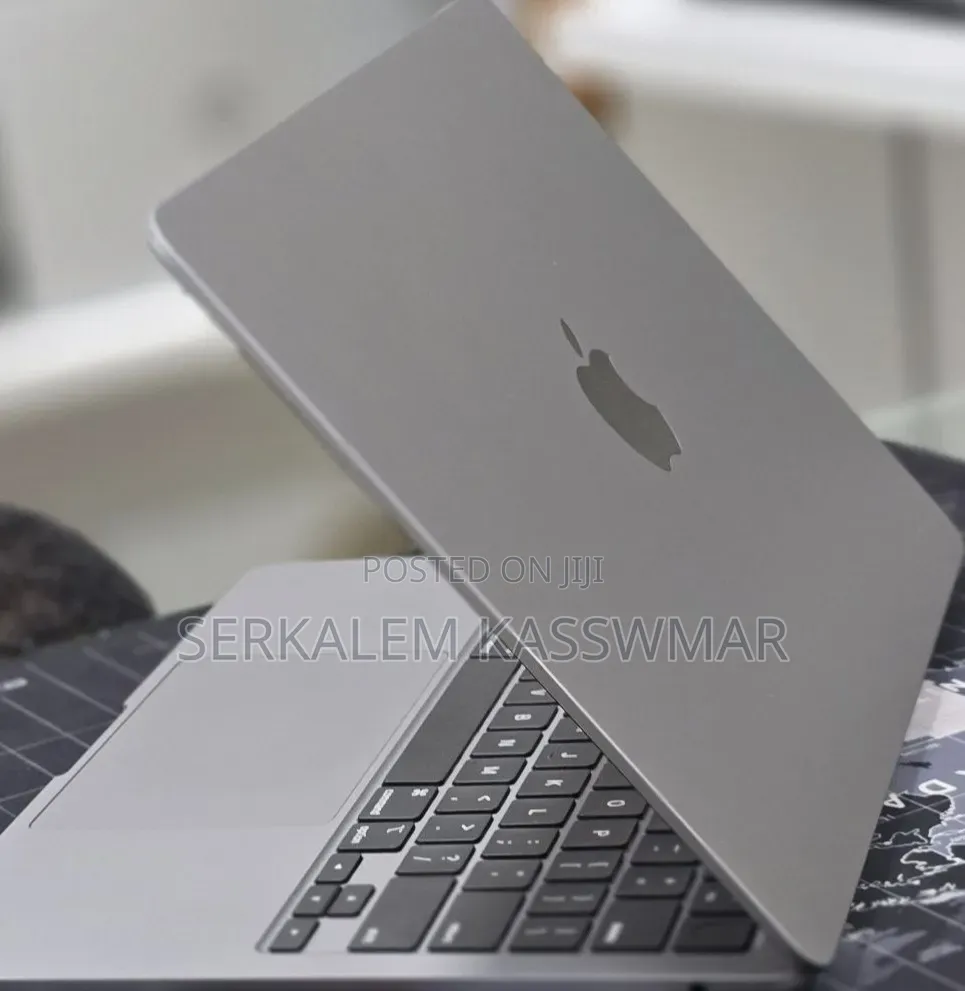 New Laptop Apple MacBook Air 2022 M2 8GB Apple M2 SSD 256GB