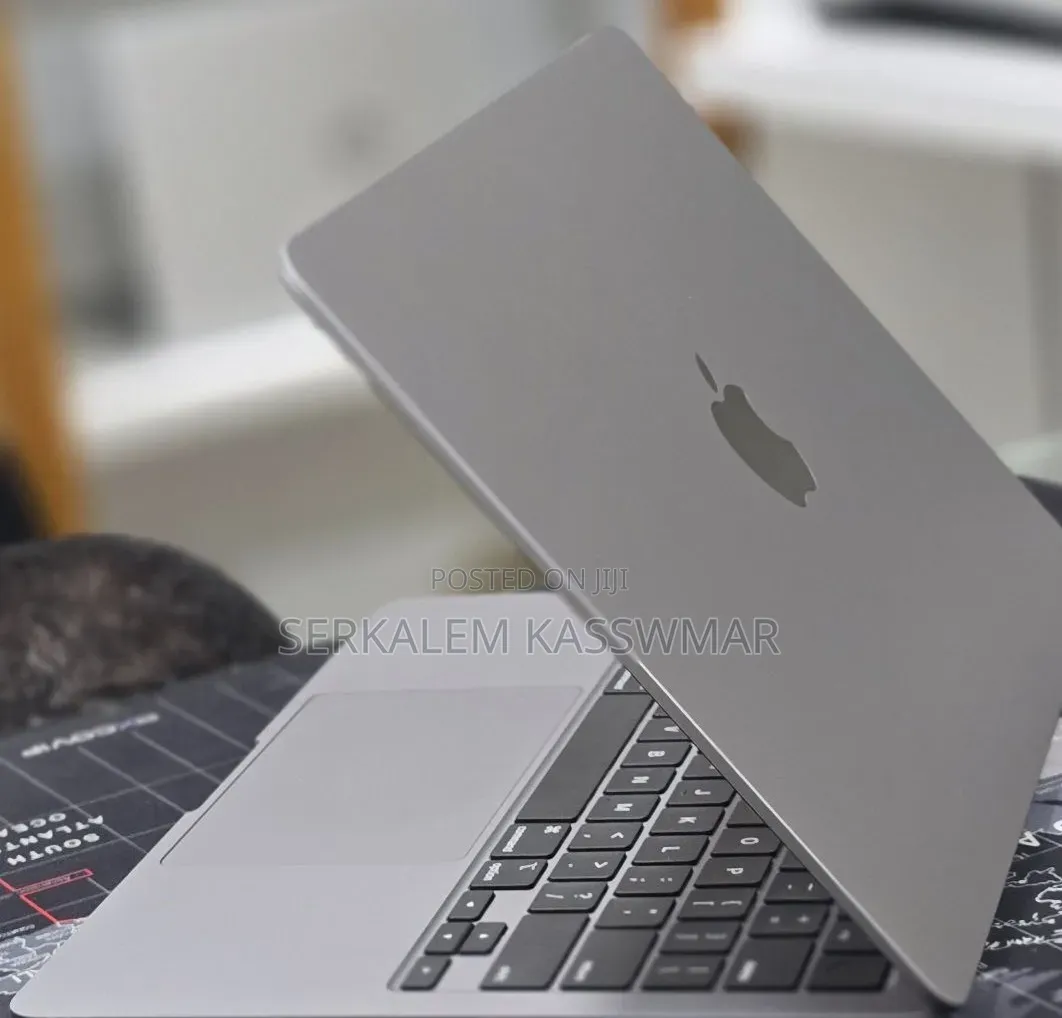 New Laptop Apple MacBook Air 2022 M2 8GB Apple M2 SSD 256GB