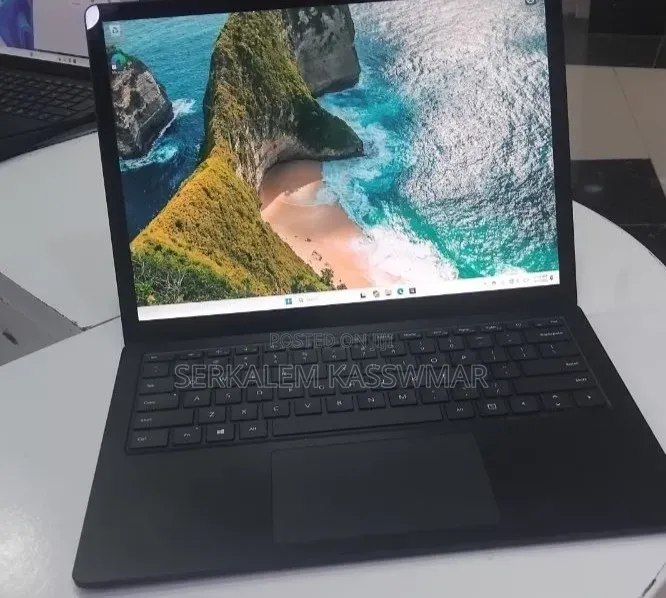 New Laptop Microsoft Surface Laptop 3 8GB Intel Core i5 SSD 256GB