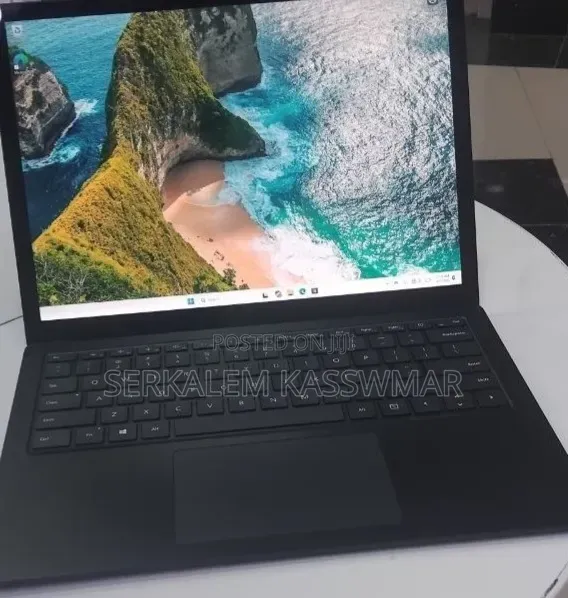 New Laptop Microsoft Surface Laptop 3 8GB Intel Core i5 SSD 256GB