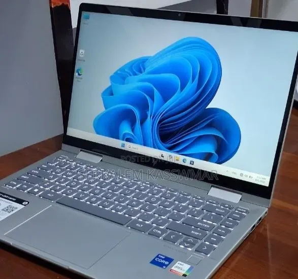 New Laptop HP Envy x360 8GB Intel Core i5 SSD 512GB