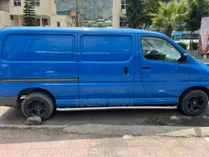 Toyota HiAce 2006 Blue