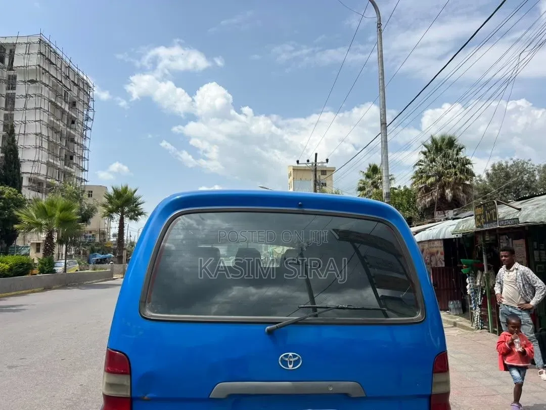 Toyota HiAce 2006 Blue