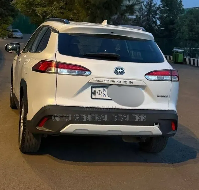 Toyota Corolla Cross 1.8 Hybrid FWD 2022 White
