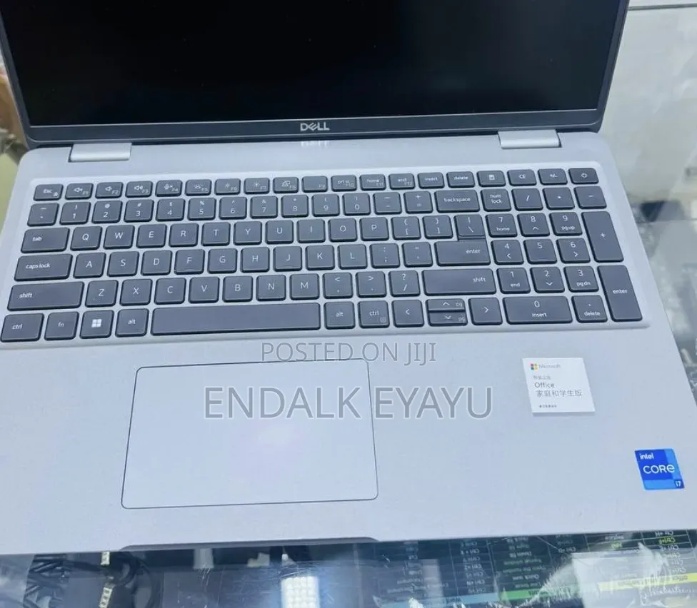 New Laptop Dell Precision 3581 16GB Intel Core i7 SSD 1T
