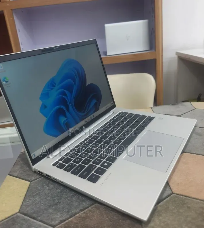 New Laptop HP EliteBook 840 G9 16GB Intel Core i7 SSD 512GB
