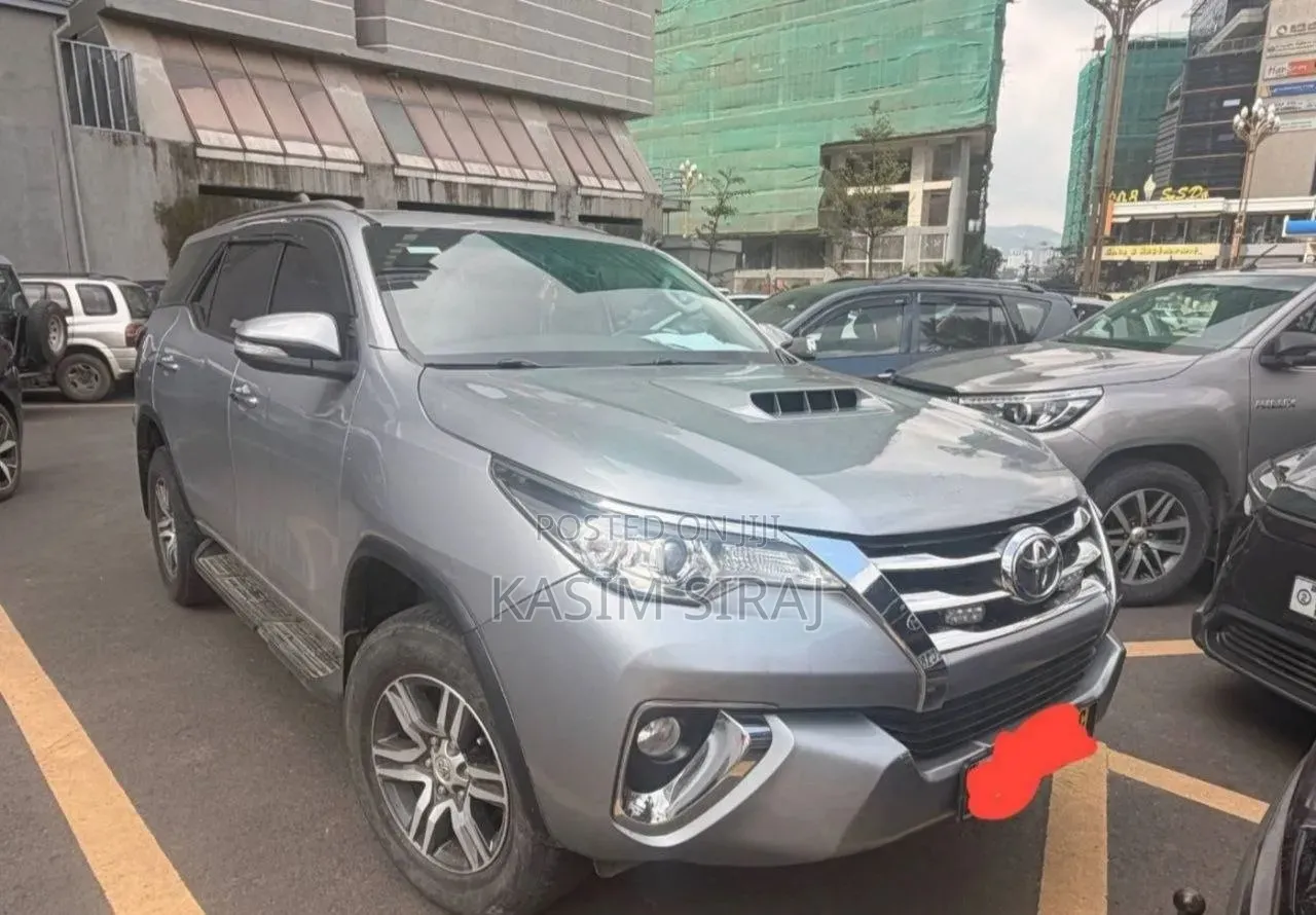 Toyota Fortuner 2.8 D AWD 2017 Silver