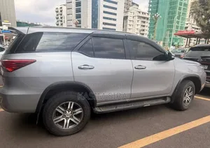 Toyota Fortuner 2.8 D AWD 2017 Silver