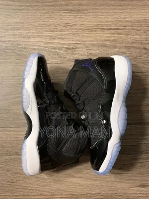 Air Jordan 11 Space Jam