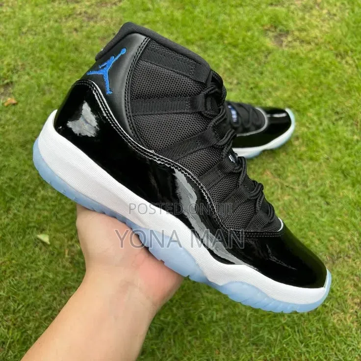 Air Jordan 11 Space Jam