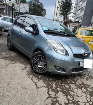 Toyota Yaris 2009 Gray