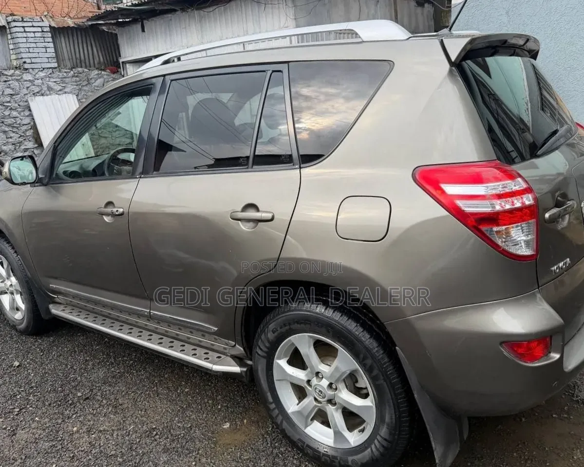 Toyota RAV4 2011 Brown