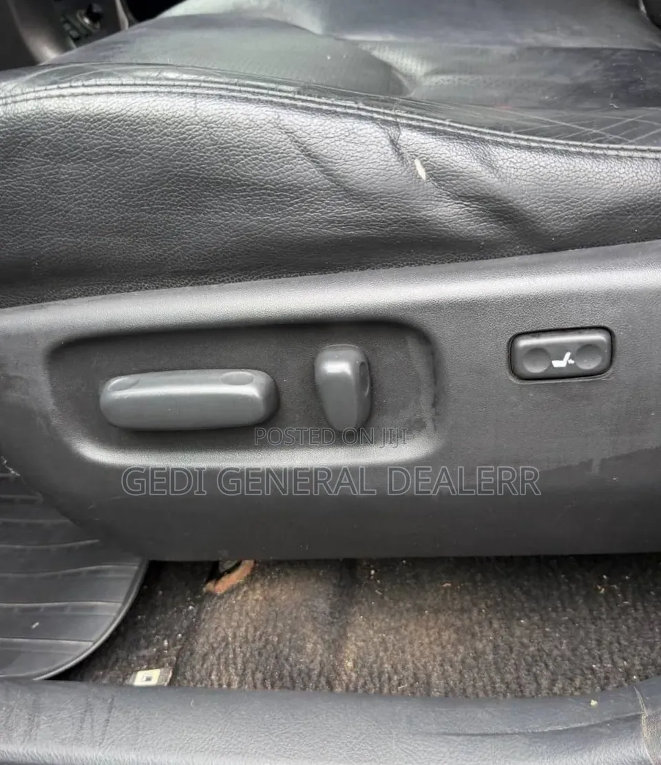 Toyota RAV4 2011 Brown
