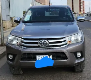 Toyota Hilux 2018 Gray