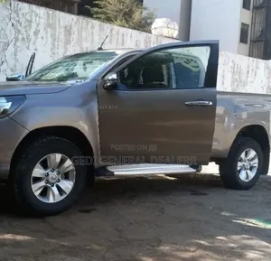 Toyota Hilux 2018 Gray