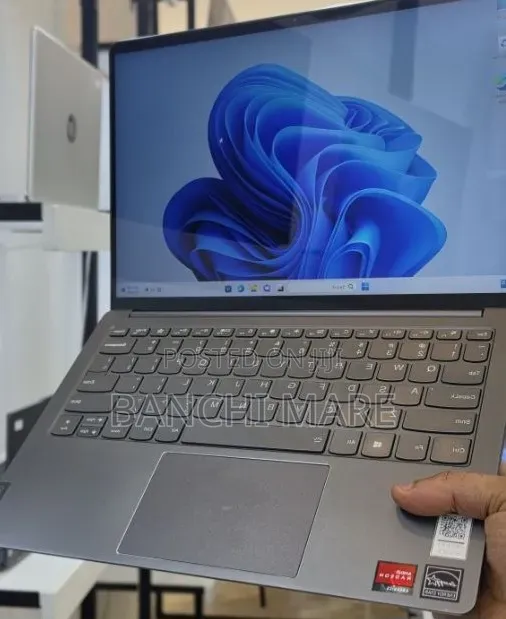 New Laptop Lenovo IdeaPad 1 16GB AMD Ryzen 7 SSD 512GB