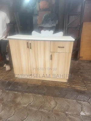 ላምኔት ቶፕ ኪችን ካቢኔት