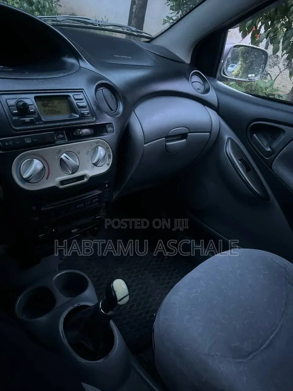 Toyota Vitz 2003 Silver