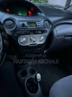 Toyota Vitz 2003 Silver