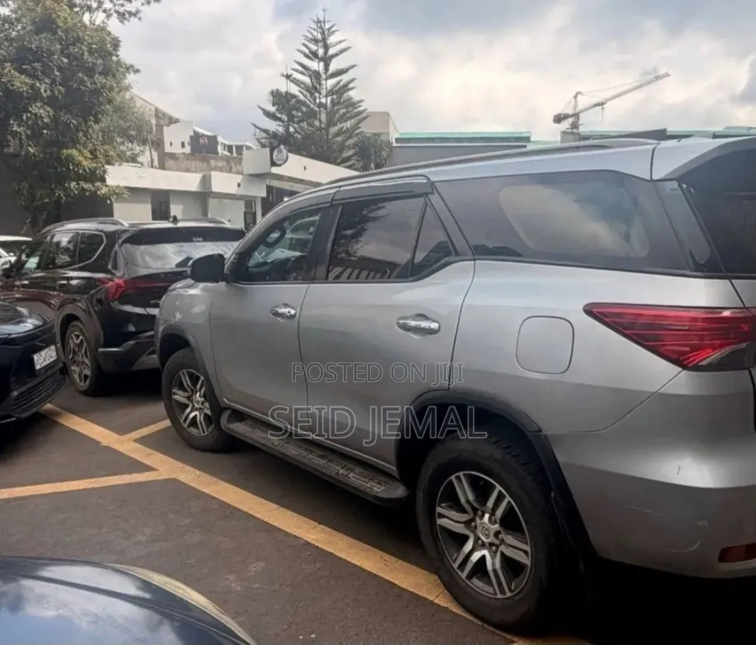 Toyota Fortuner 2016 Silver