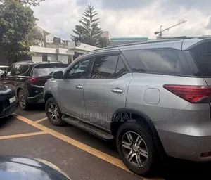 Toyota Fortuner 2016 Silver