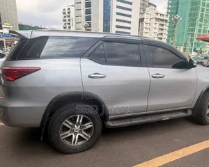 Toyota Fortuner 2016 Silver