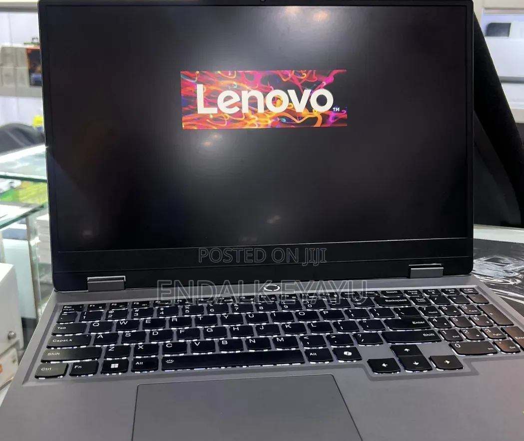 New Laptop Lenovo LOQ 15ARP9 16GB AMD Ryzen 5 SSD 512GB