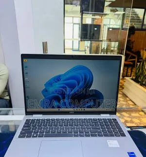 New Laptop Dell Precision 3581 16GB Intel Core i7 SSD 1T