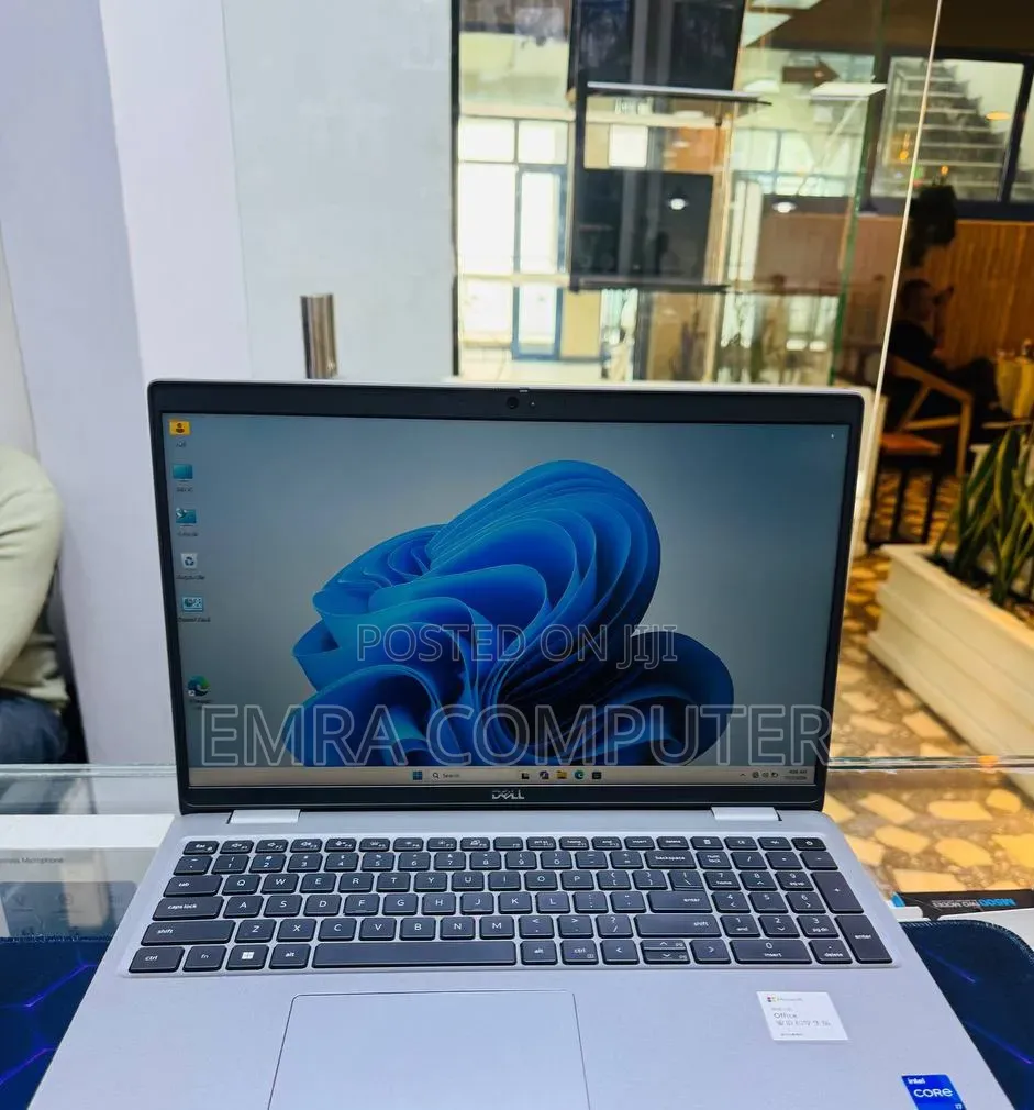 New Laptop Dell Precision 3581 16GB Intel Core i7 SSD 1T