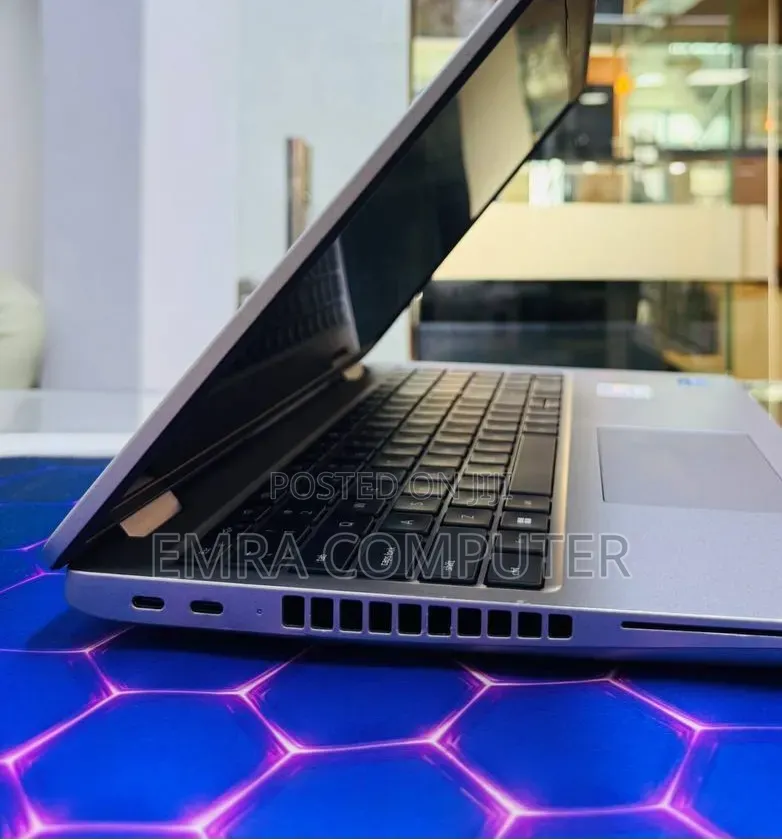 New Laptop Dell Precision 3581 16GB Intel Core i7 SSD 1T