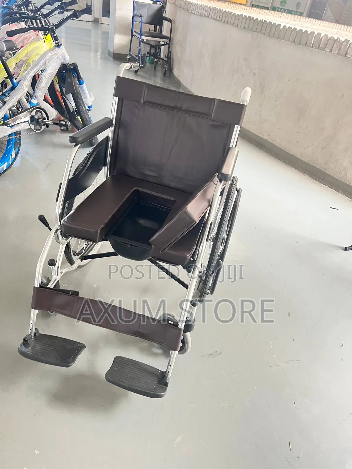 ቀላል እና ምቹ ዊልቸር — Lightweight Comfortable Wheelchair