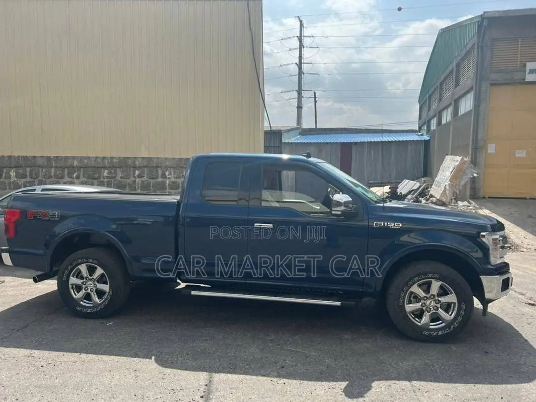 Ford F-150 Lariat 4x2 SuperCrew Cab Styleside 5.5 ft. box 145 in. WB Blue