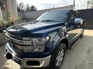 Ford F-150 Lariat 4x2 SuperCrew Cab Styleside 5.5 ft. box 145 in. WB Blue
