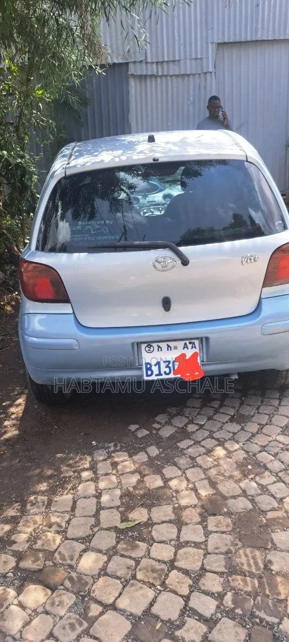 Toyota Vitz 2003 Silver