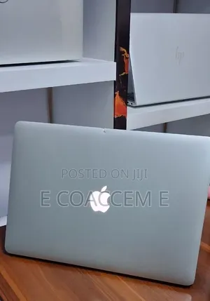New Laptop Apple MacBook 16GB Intel Core i7 SSD 256GB