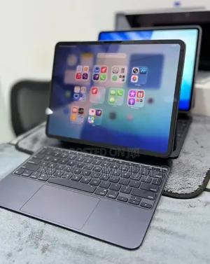 New Apple iPad Pro 13 (2025) 256 GB