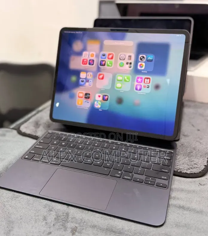 New Apple iPad Pro 13 (2025) 256 GB