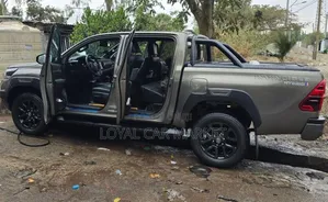 Toyota Hilux 2025 Gray