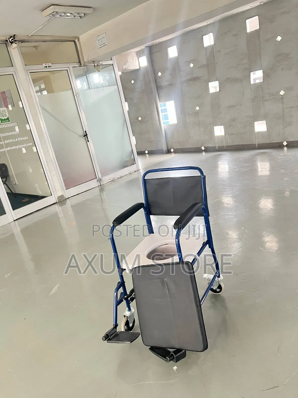10. Quality Toilet Wheelchair ጥራት ያለው የመጸዳጃ ዊልቸር