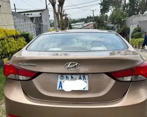 Hyundai Elantra Limited 4dr Sedan (1.8L 4cyl 6A) 2015 Brown