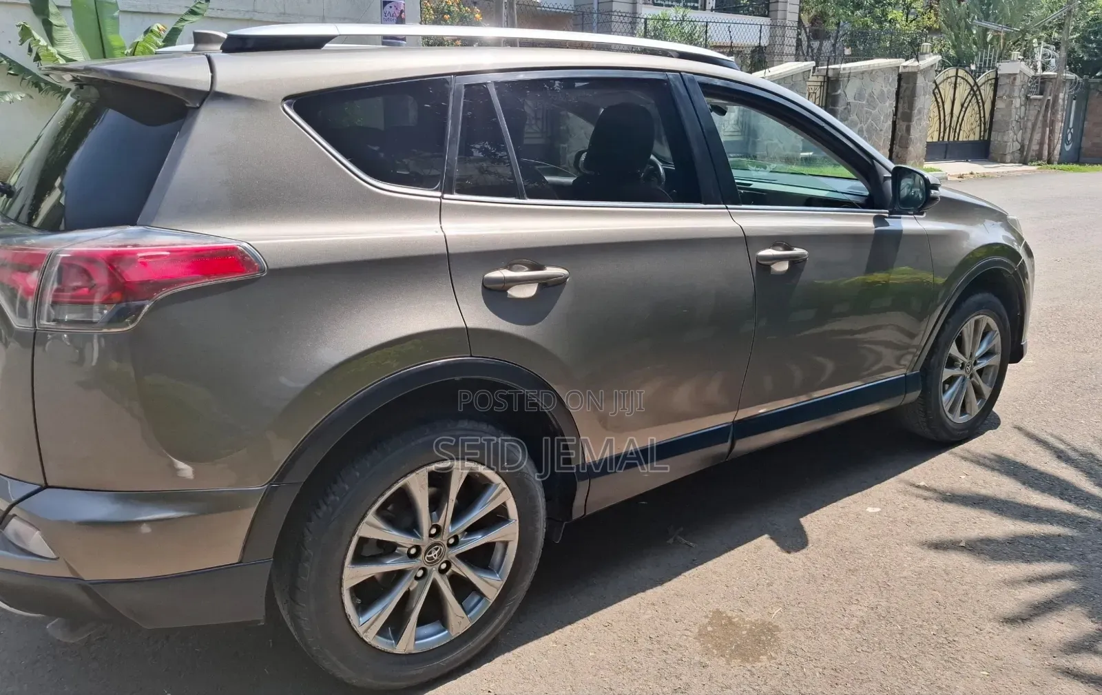 Toyota RAV4 2016 Brown